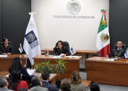 Las magistraturas Indira Isabel García Pérez, Celia Maya García y Rufino H. León Tovar durante una sesión del Tribunal de Disciplina Judicial